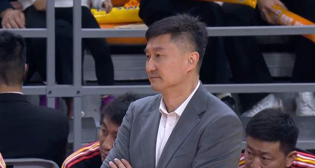 云开体育-先输黑马又遭豪门双杀，就这还想夺冠？杜锋快下课吧，新帅或是他